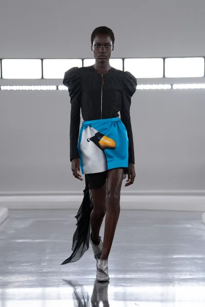 Look 3